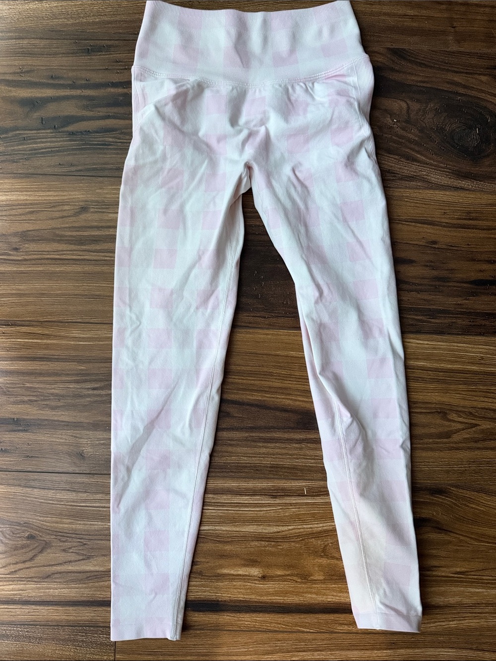 Fabletics Pink Checker 7/8 Leggings butt lifting